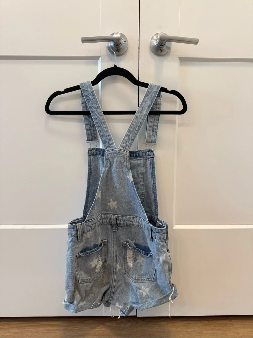 Kittenish Star Print Distressed Denim Short Overalls - Picture 2 of 3